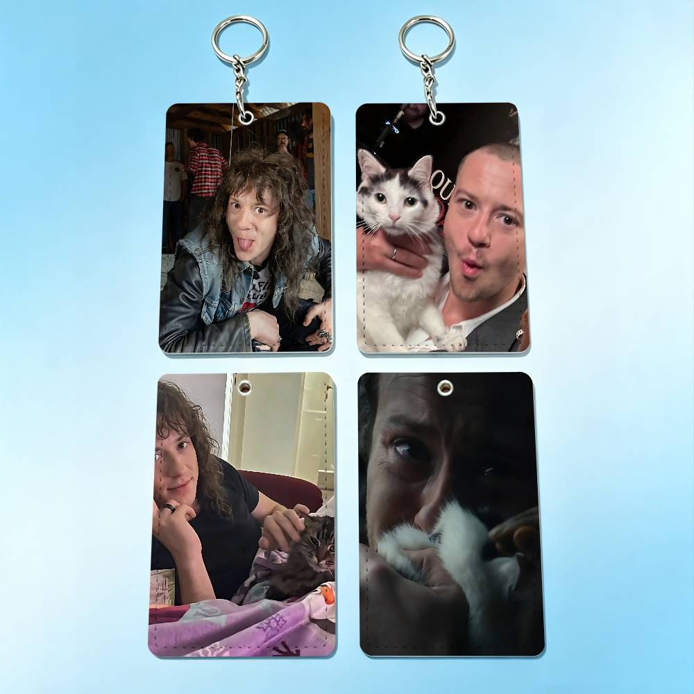 actor J-Joseph Quinn Cat Badge - огляд і ціна Leatherwork Keychain